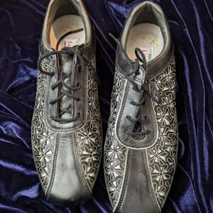 Footjoy Woman's LoPro Collection Golf/Athletc Shoes Blk Floral Laser Cut Sz. 7.5